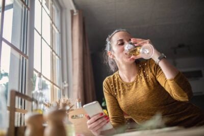 como afecta el alcohol a los niveles de progesterona