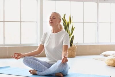 como puede la meditacion ayudar en la menopausia