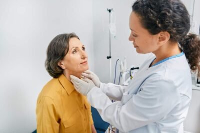 relacion entre tirotoxicosis y ansiedad en pacientes clinicos